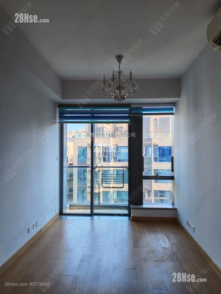 Capri Sell 2 Bedrooms 521 ft²