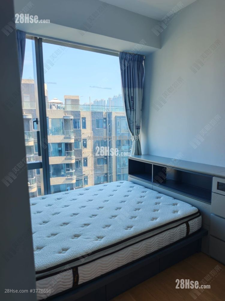 Capri Sell 2 Bedrooms 521 ft²