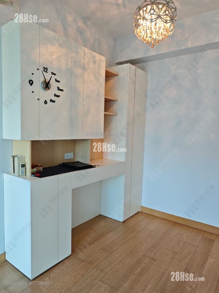 Capri Sell 2 Bedrooms 521 ft²