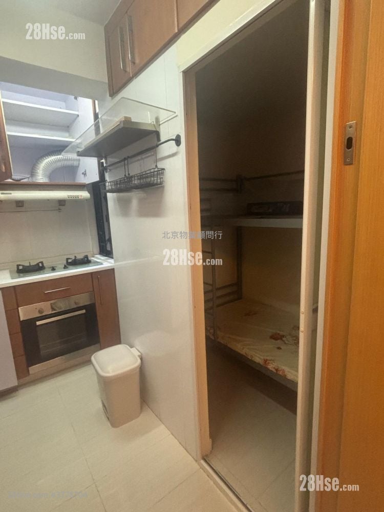 Kornhill Rental 4 Bedrooms , 2 Bathrooms 902 ft²