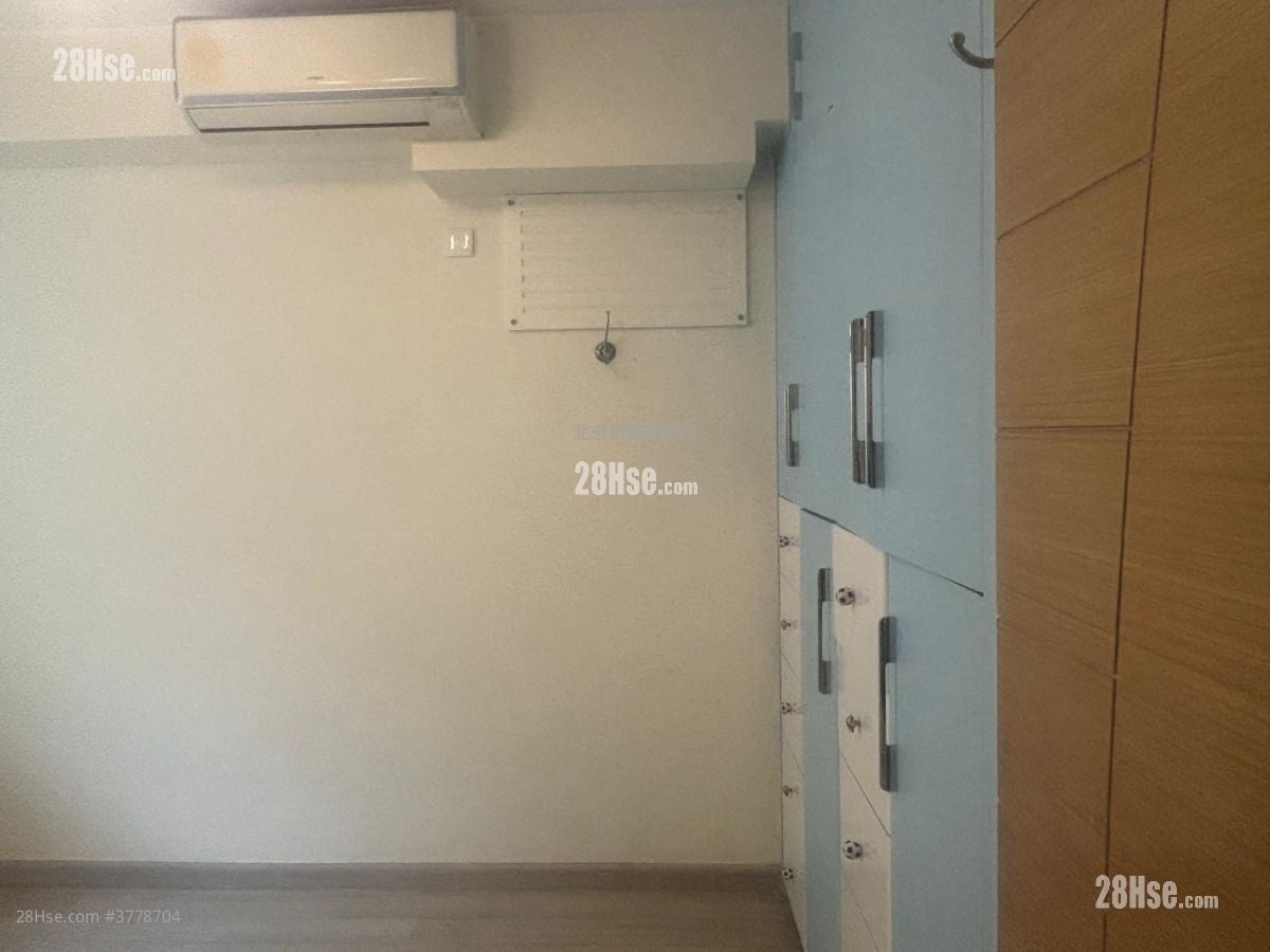 Kornhill Rental 4 Bedrooms , 2 Bathrooms 902 ft²