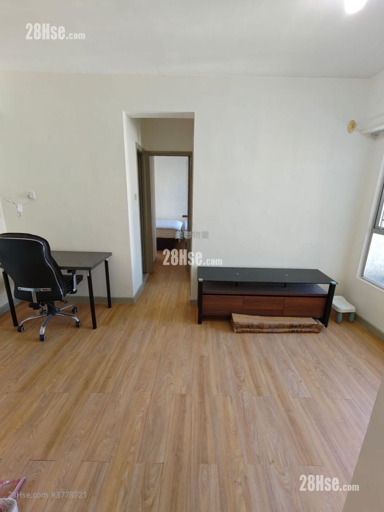 Fanling Town Center Sell 2 Bedrooms , 1 Bathroom 376 ft²