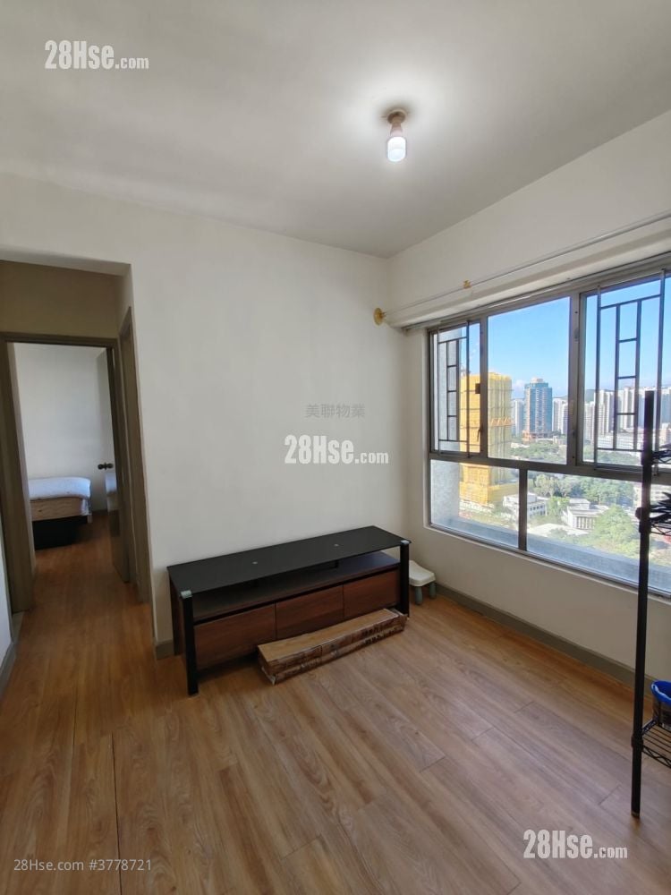 Fanling Town Center Sell 2 Bedrooms , 1 Bathroom 376 ft²