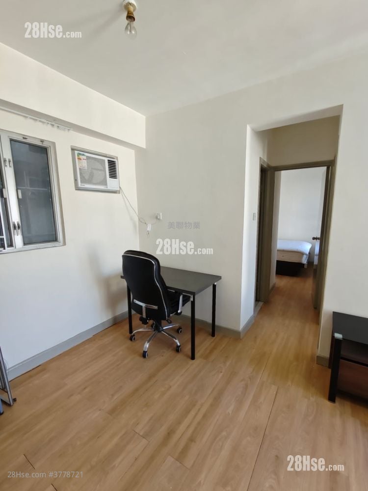 Fanling Town Center Sell 2 Bedrooms , 1 Bathroom 376 ft²