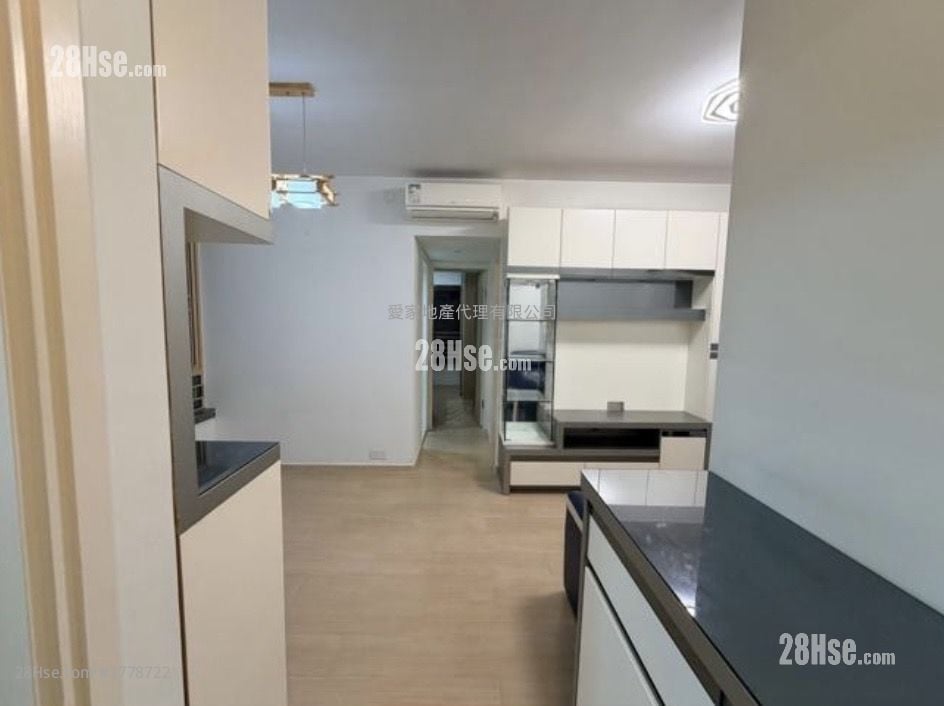 La Cite Noble Rental 2 Bedrooms 434 ft²