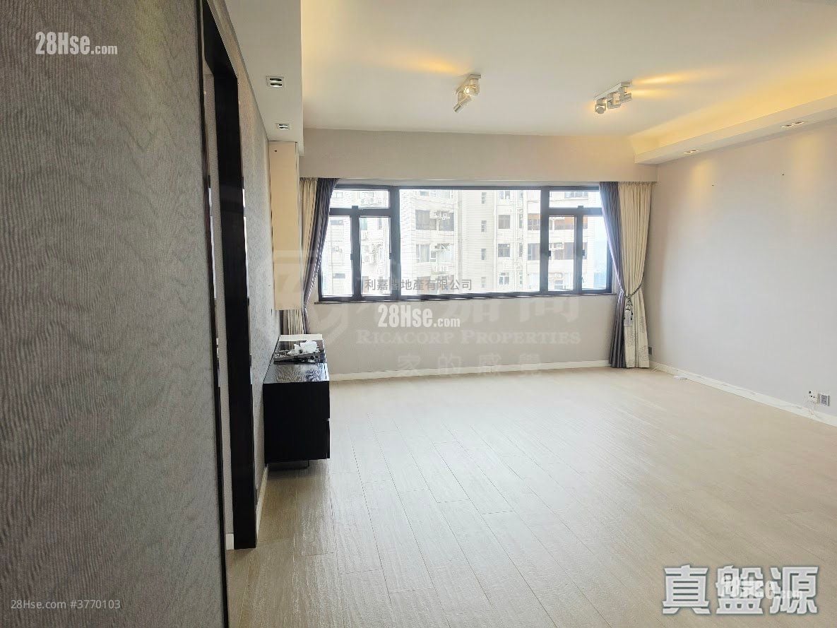 云景台 售盘 3 房 1,065 平方尺