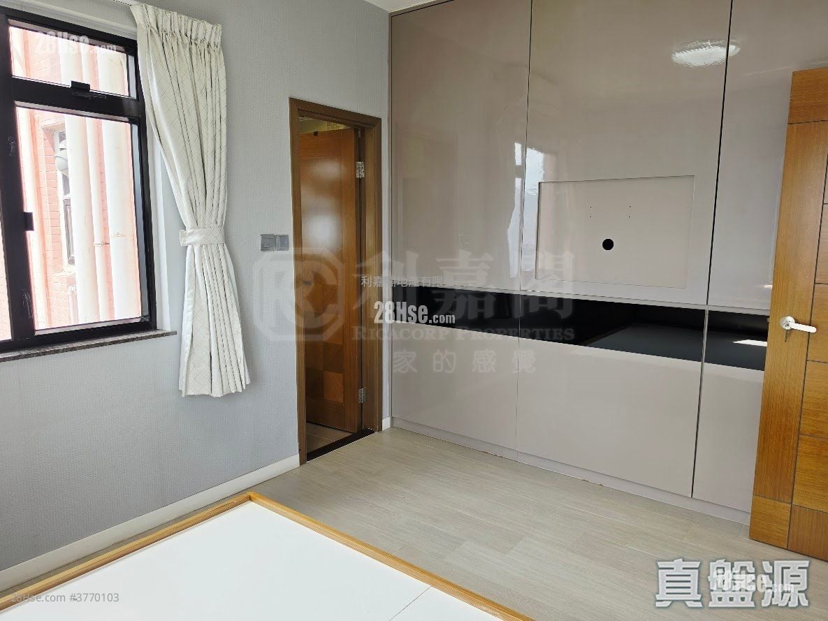 云景台 售盘 3 房 1,065 平方尺