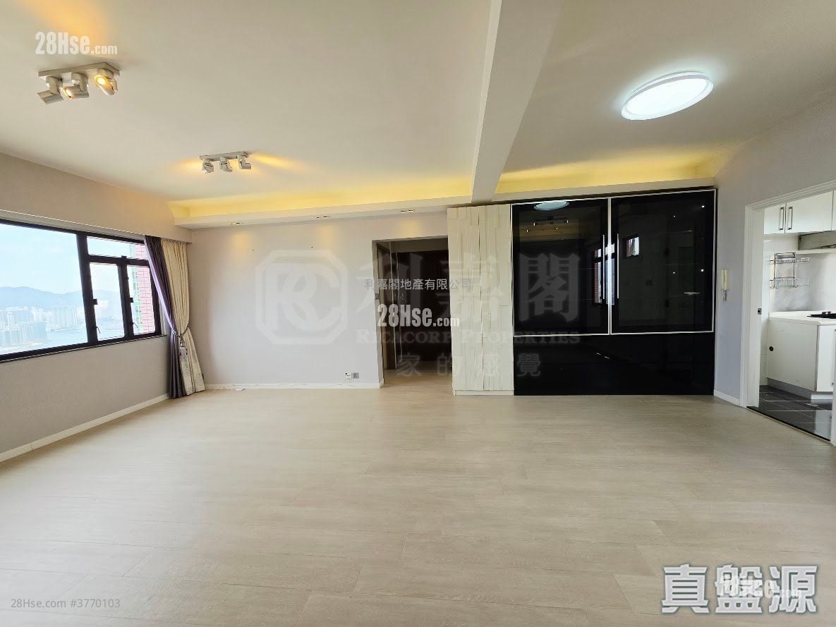 云景台 售盘 3 房 1,065 平方尺