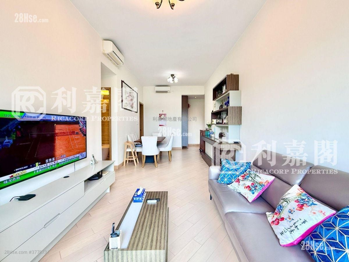 逸珑园 售盘 4 房 , 2 浴室 986 平方尺