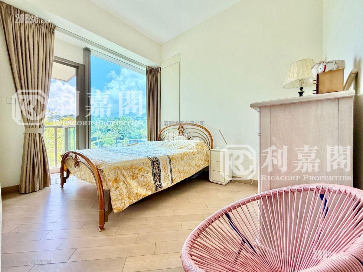 逸珑园 售盘 4 房 , 2 浴室 986 平方尺