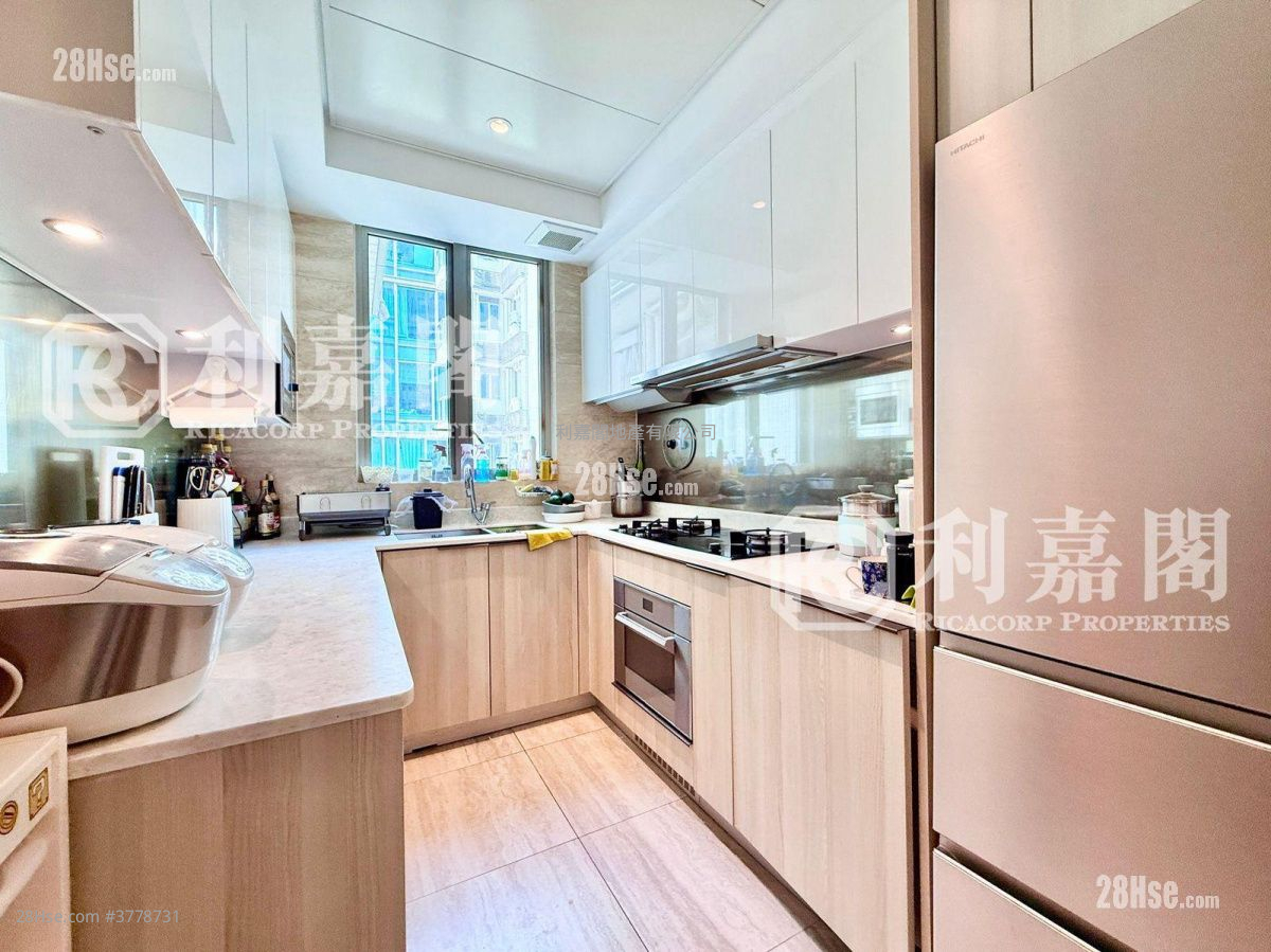 逸珑园 售盘 4 房 , 2 浴室 986 平方尺