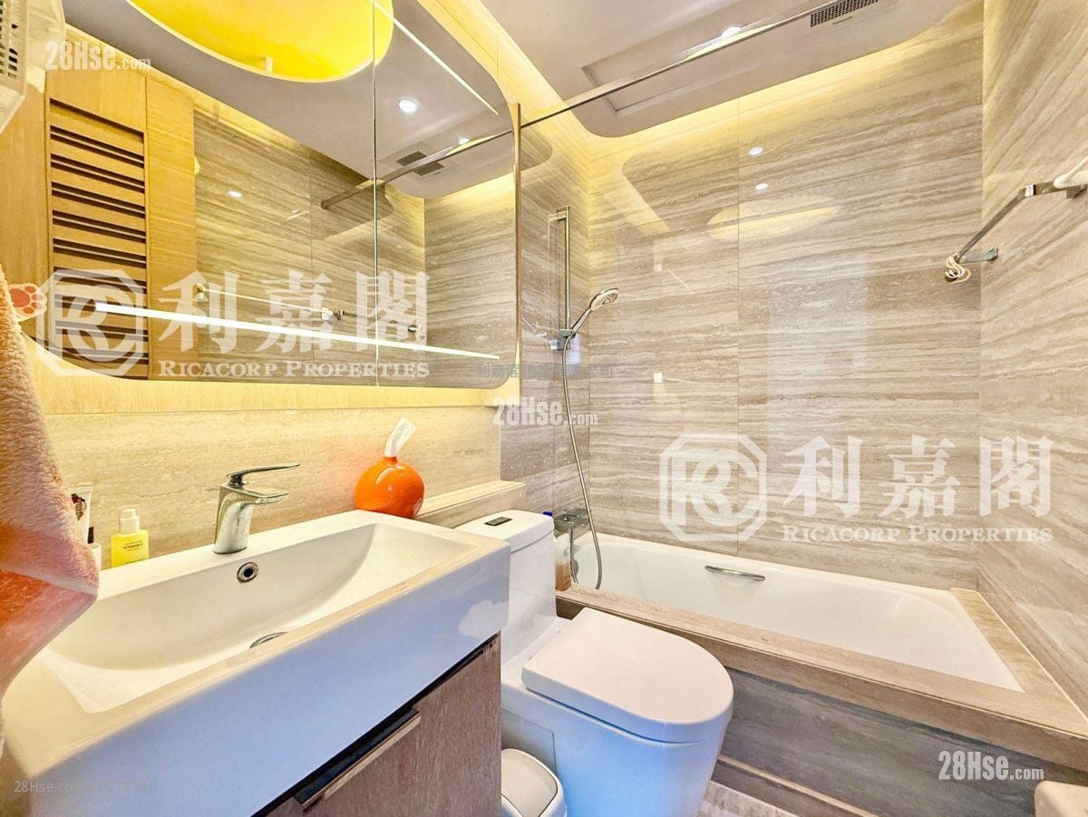 逸珑园 售盘 4 房 , 2 浴室 986 平方尺