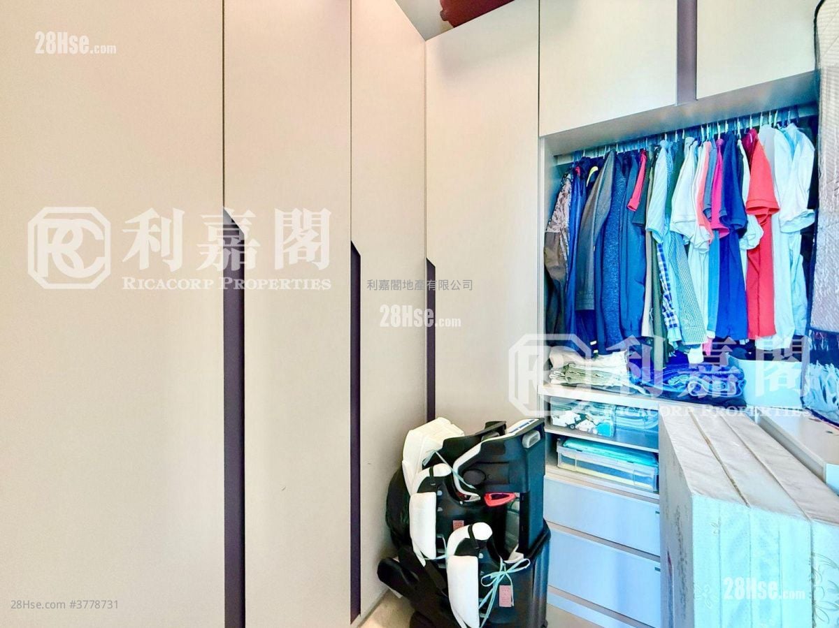 逸珑园 售盘 4 房 , 2 浴室 986 平方尺