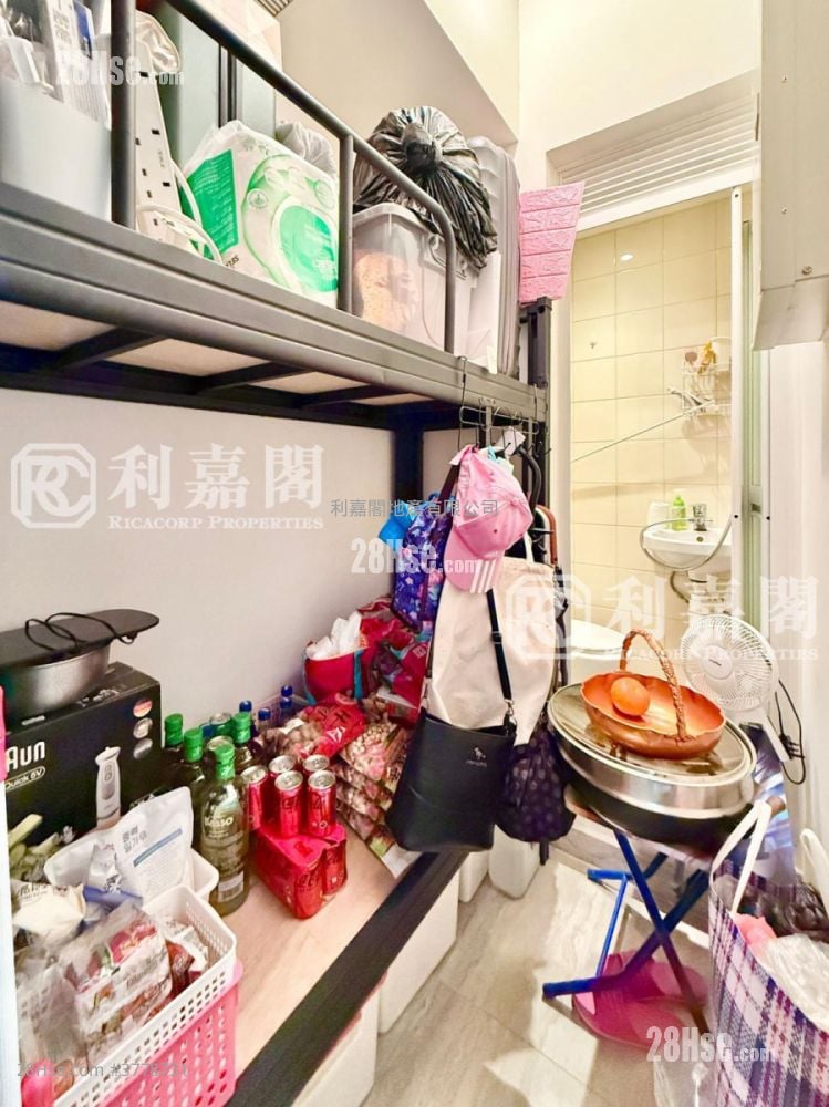 逸珑园 售盘 4 房 , 2 浴室 986 平方尺