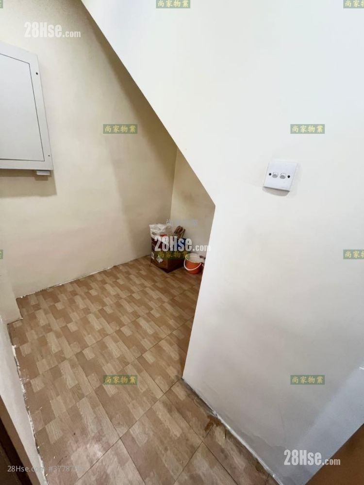 Rainbow Lodge Sell 3 Bedrooms , 2 Bathrooms 1,295 ft²