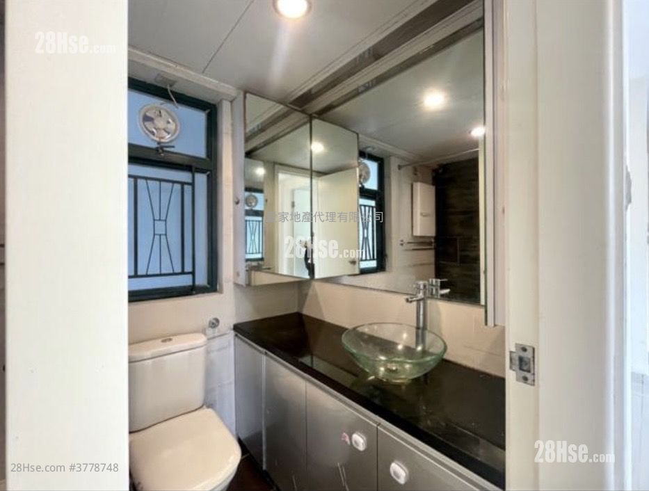 The Metro City Rental 2 Bedrooms 441 ft²