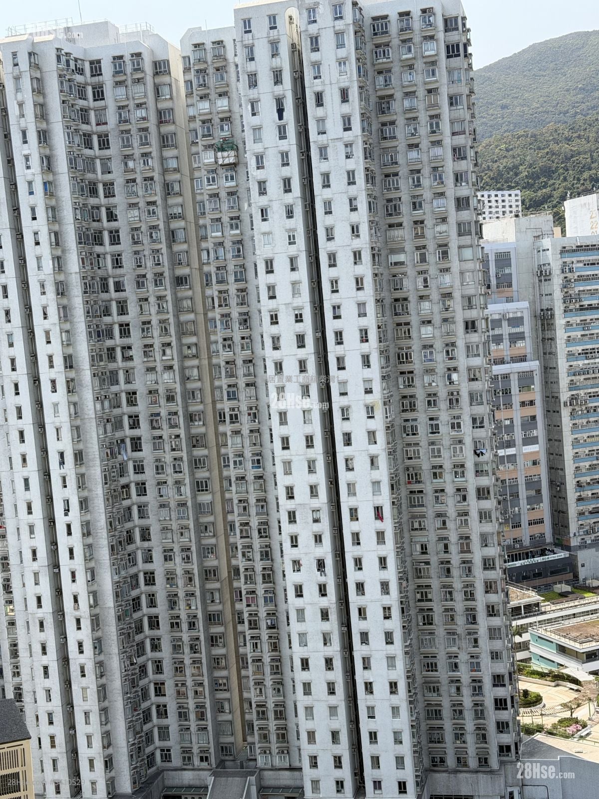 Yee Tsui Court Sell 2 Bedrooms , 1 Bathroom 449 ft²