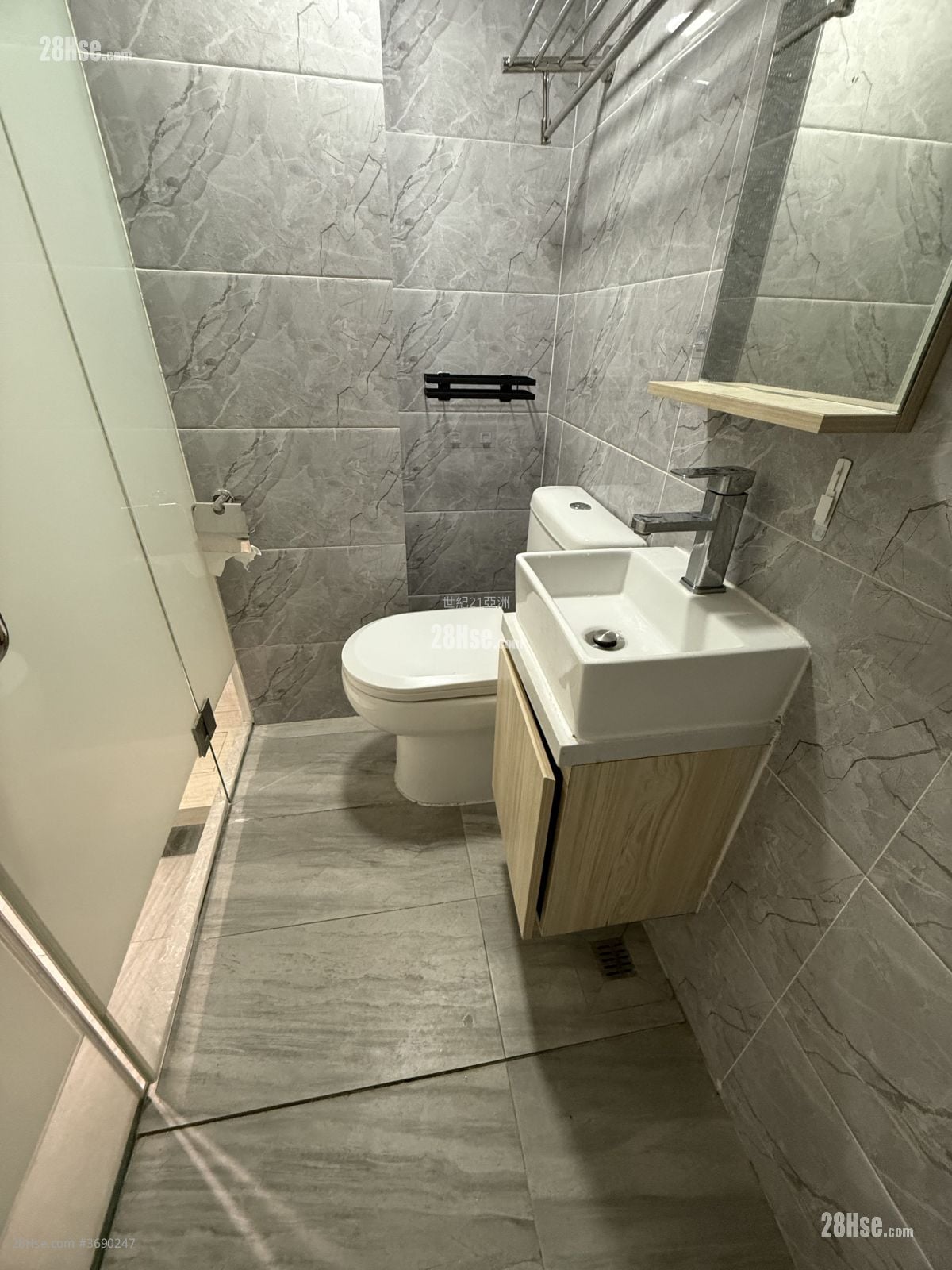 四寶大廈 售盤 4 房 , 4 浴室 575 平方呎