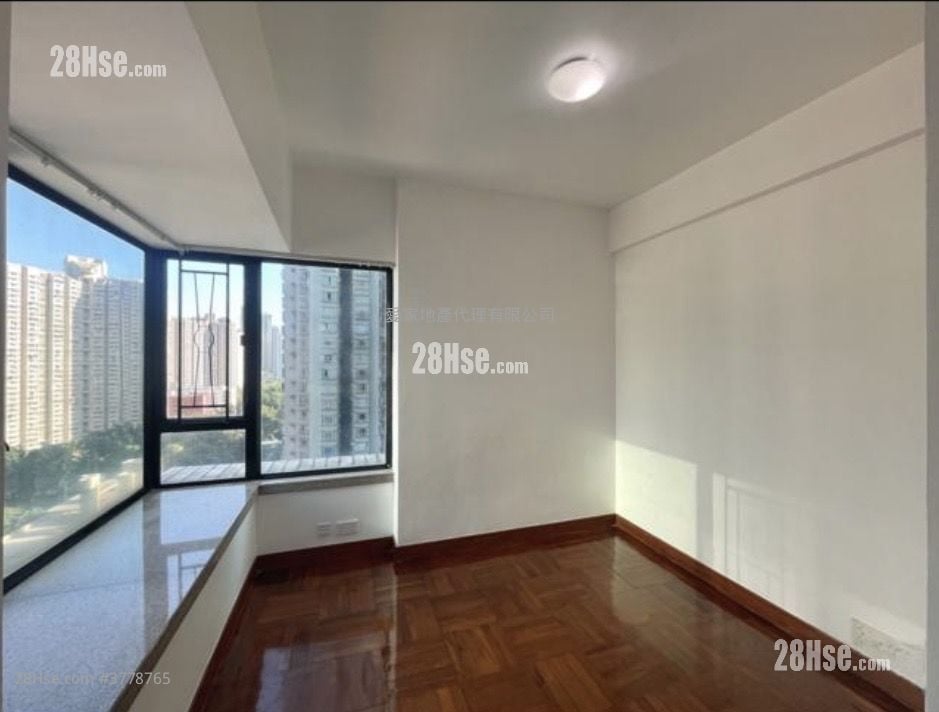 The Metro City Rental 2 Bedrooms 470 ft²