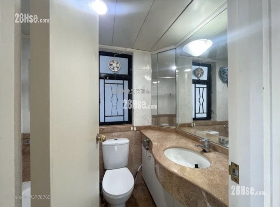 The Metro City Rental 2 Bedrooms 470 ft²