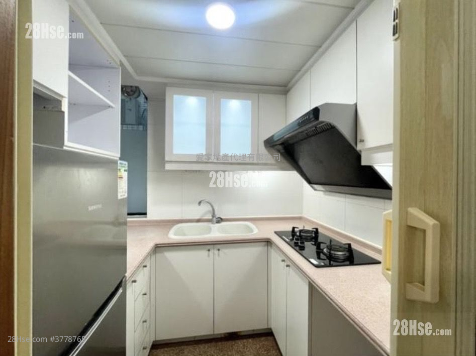 The Metro City Rental 2 Bedrooms 470 ft²