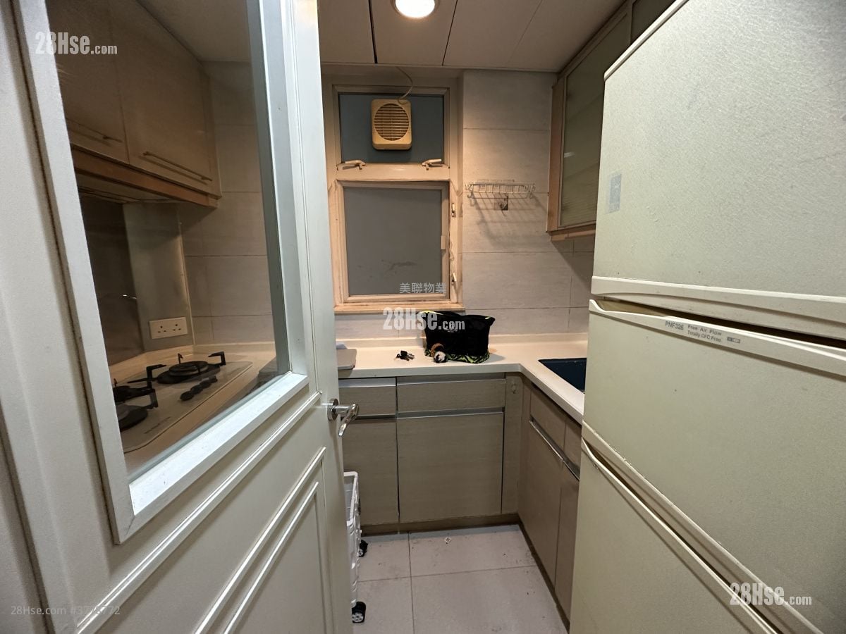 Central Park Towers Sell 2 Bedrooms , 1 Bathroom 494 ft²