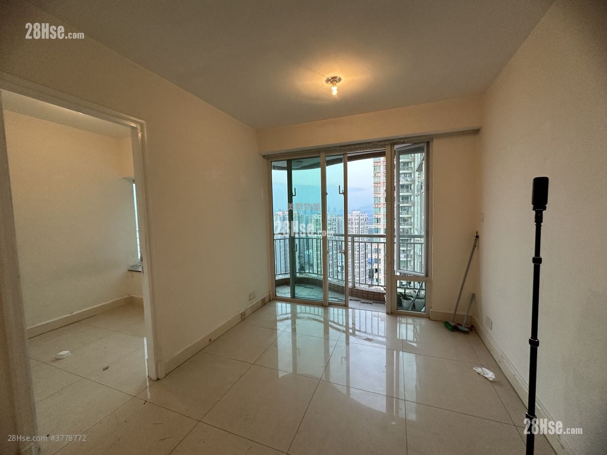 Central Park Towers Sell 2 Bedrooms , 1 Bathroom 494 ft²