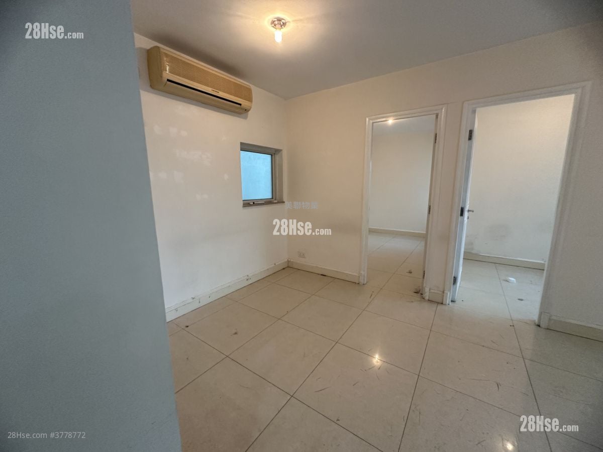 Central Park Towers Sell 2 Bedrooms , 1 Bathroom 494 ft²