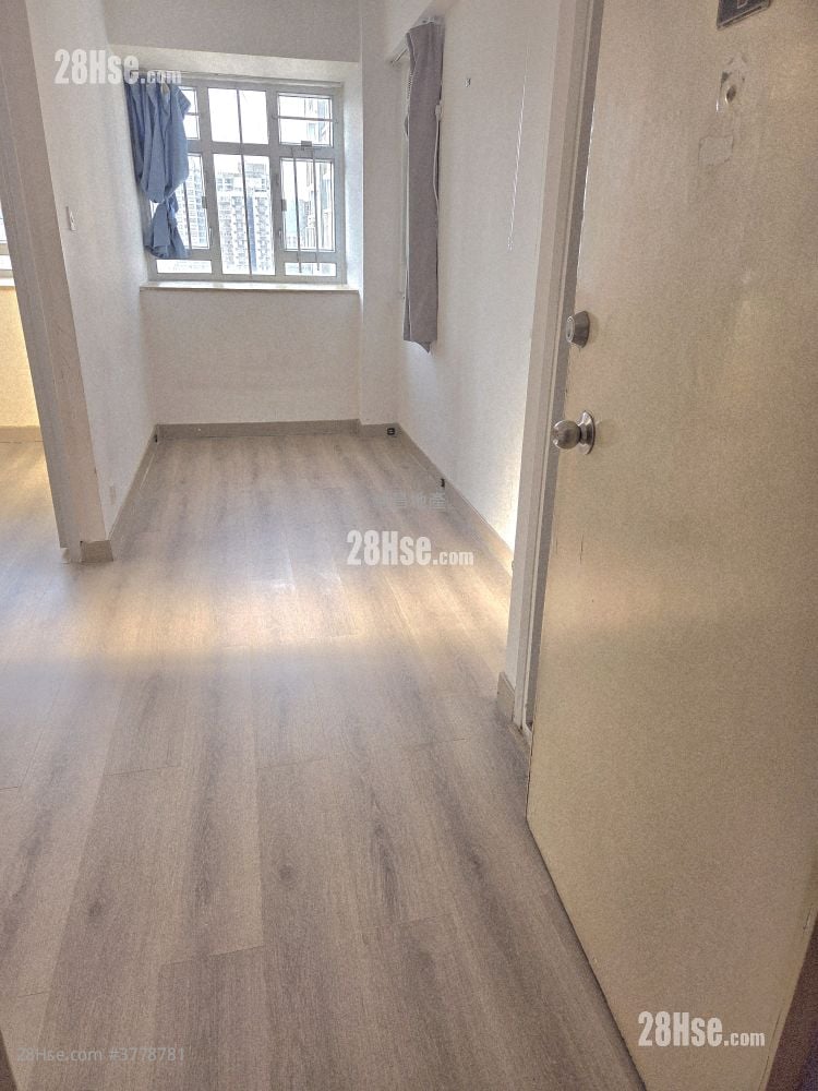 Lai Bo Building Sell 1 Bedroom , 1 Bathroom 248 ft²