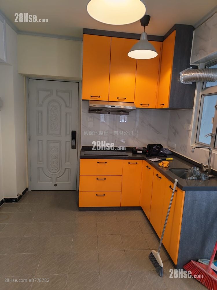 Capital Building Rental 2 Bedrooms , 1 Bathroom 490 ft²