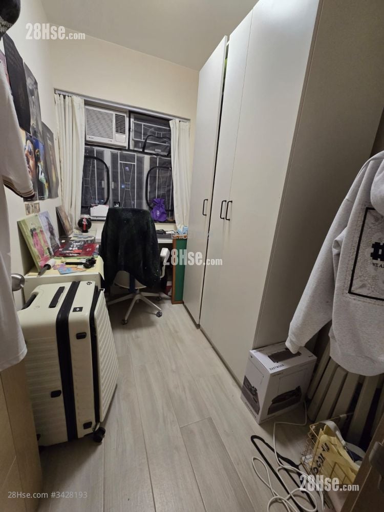 軒尼詩大廈 售盤 3 房 , 2 浴室 555 平方呎