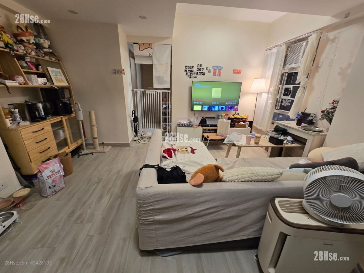 軒尼詩大廈 售盤 3 房 , 2 浴室 555 平方呎