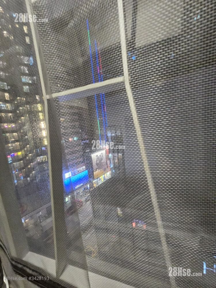 軒尼詩大廈 售盤 3 房 , 2 浴室 555 平方呎