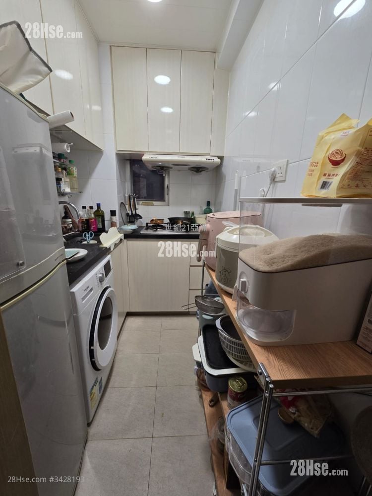 軒尼詩大廈 售盤 3 房 , 2 浴室 555 平方呎