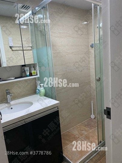 Lung Poon Court Sell 2 Bedrooms 426 ft²