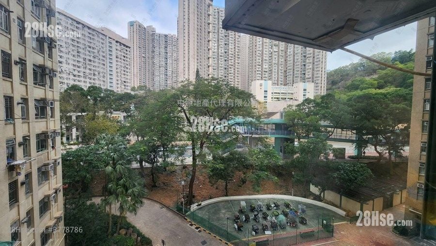 Lung Poon Court Sell 2 Bedrooms 426 ft²