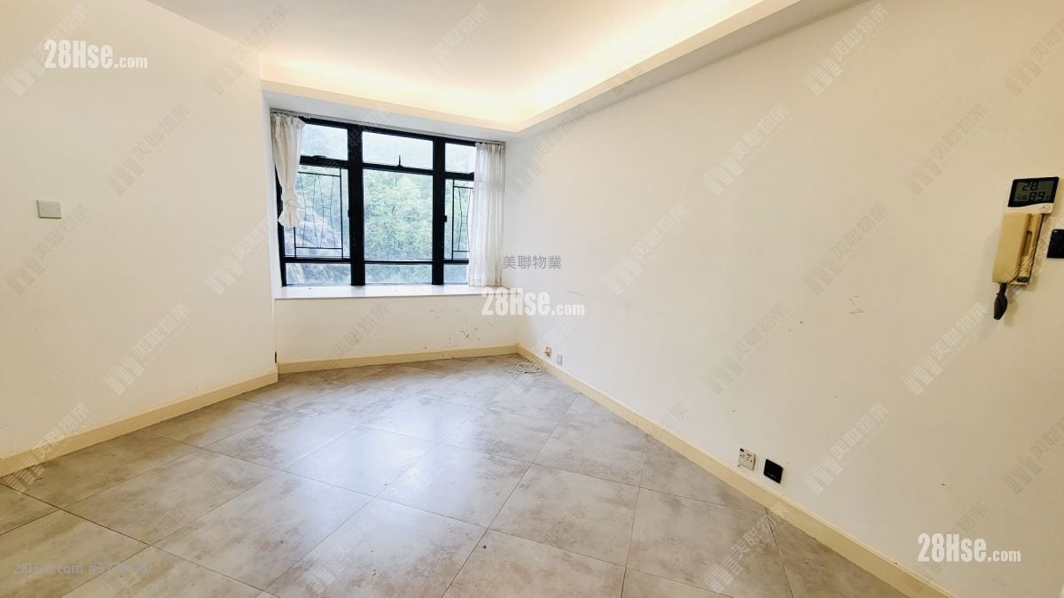 Kornhill Sell 3 Bedrooms 596 ft²