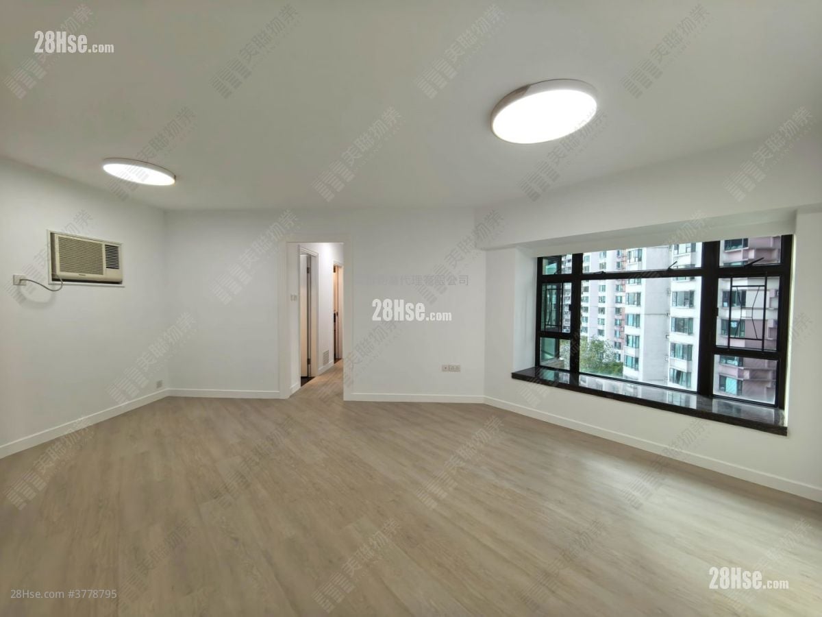 Royal Ascot Sell 3 Bedrooms , 1 Bathroom 676 ft²