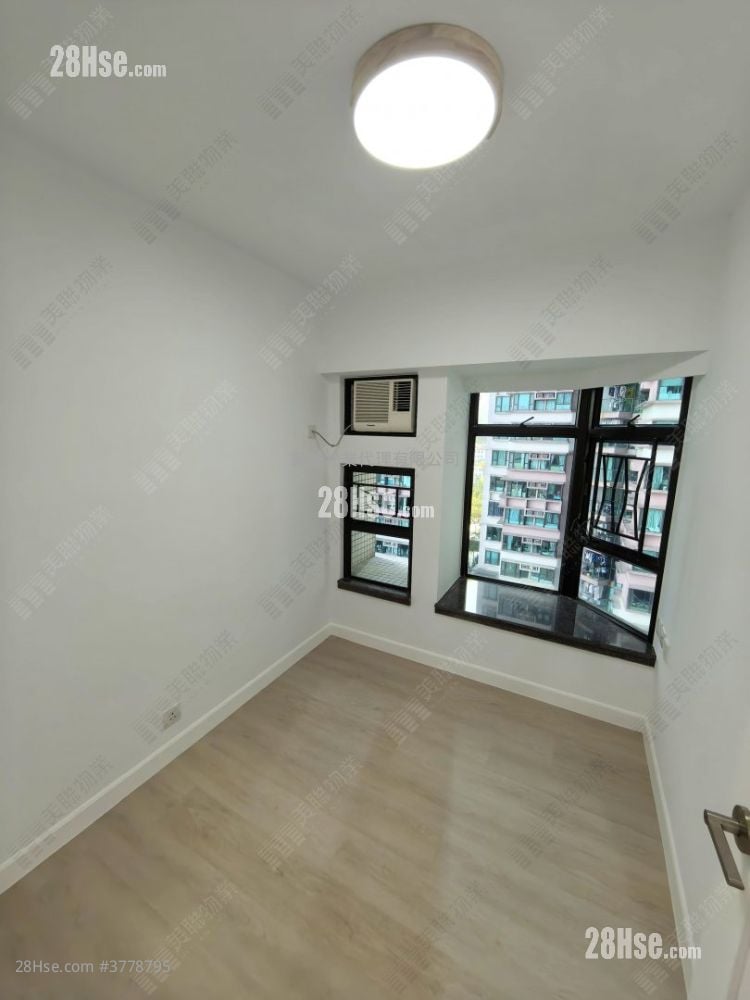 Royal Ascot Sell 3 Bedrooms , 1 Bathroom 676 ft²