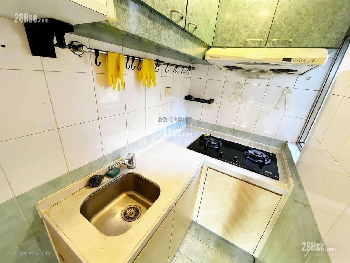 Billion Court Sell 2 Bedrooms , 1 Bathroom 370 ft²