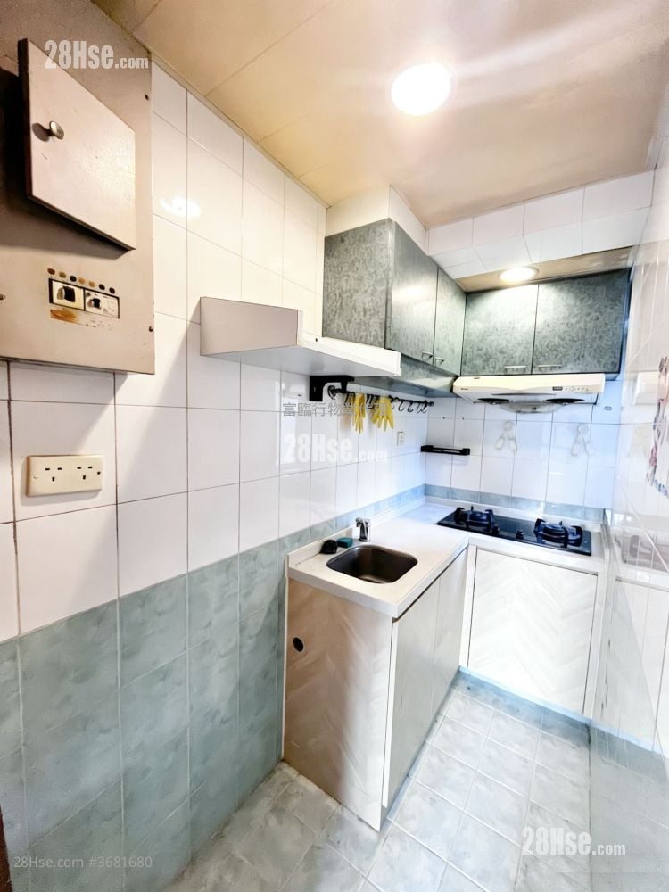 Billion Court Sell 2 Bedrooms , 1 Bathroom 370 ft²