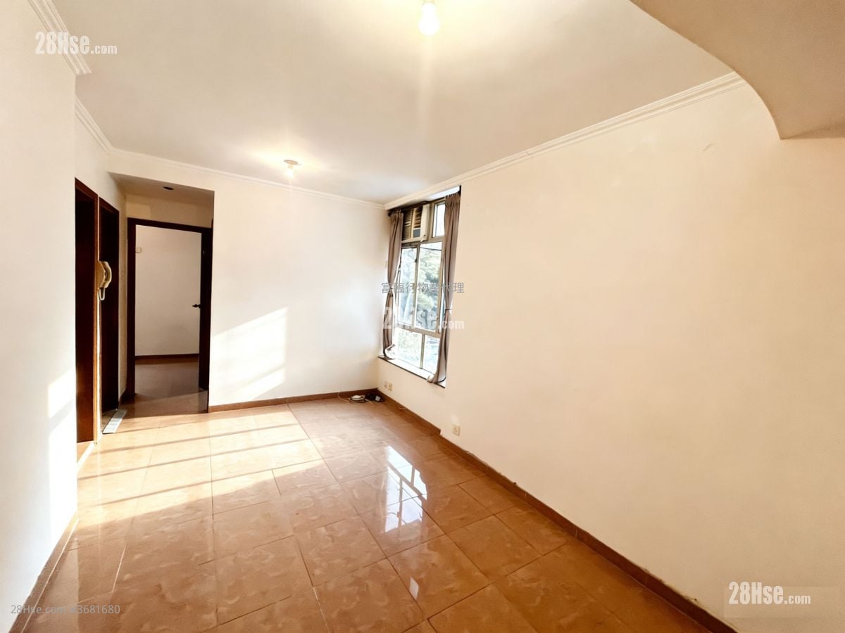 Billion Court Sell 2 Bedrooms , 1 Bathroom 370 ft²