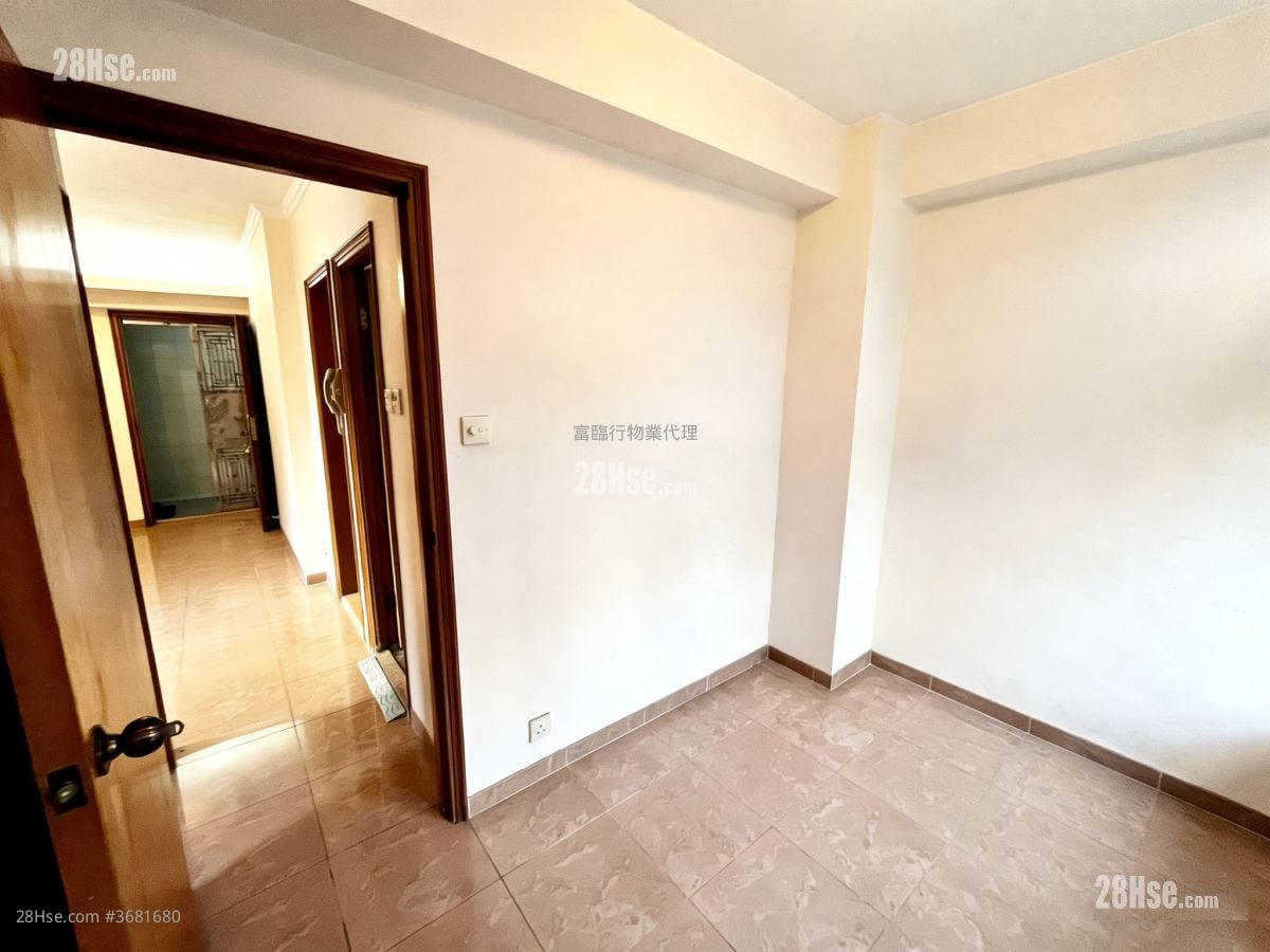 Billion Court Sell 2 Bedrooms , 1 Bathroom 370 ft²