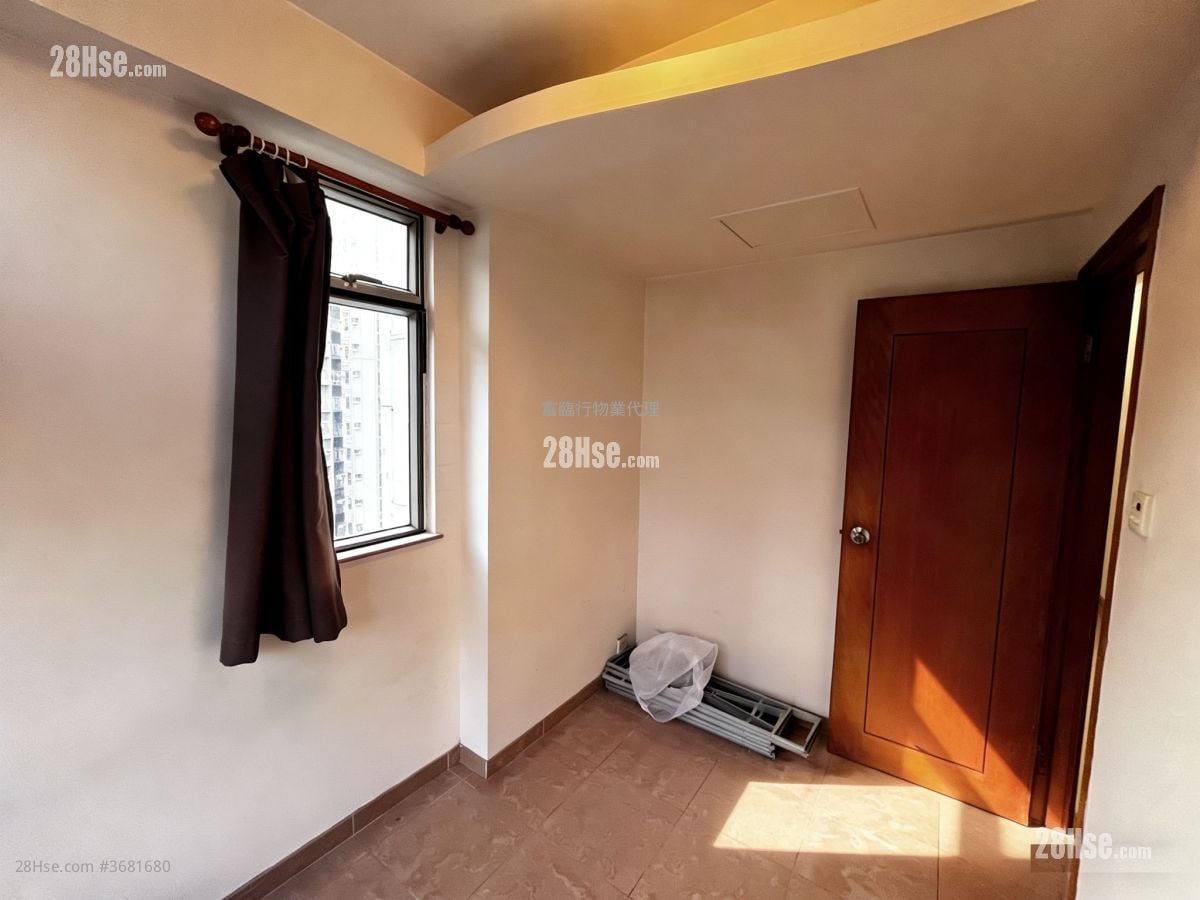 Billion Court Sell 2 Bedrooms , 1 Bathroom 370 ft²