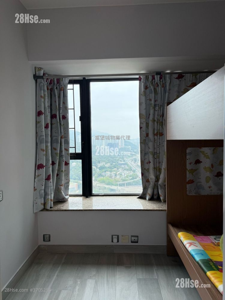 Castello Sell 2 Bedrooms , 1 Bathroom 580 ft²