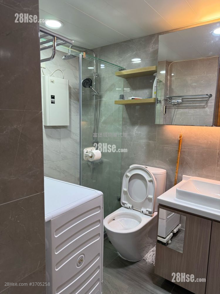 Castello Sell 2 Bedrooms , 1 Bathroom 580 ft²