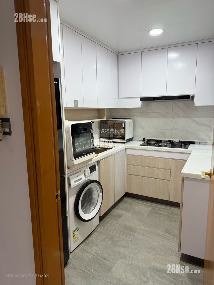 Castello Sell 2 Bedrooms , 1 Bathroom 580 ft²