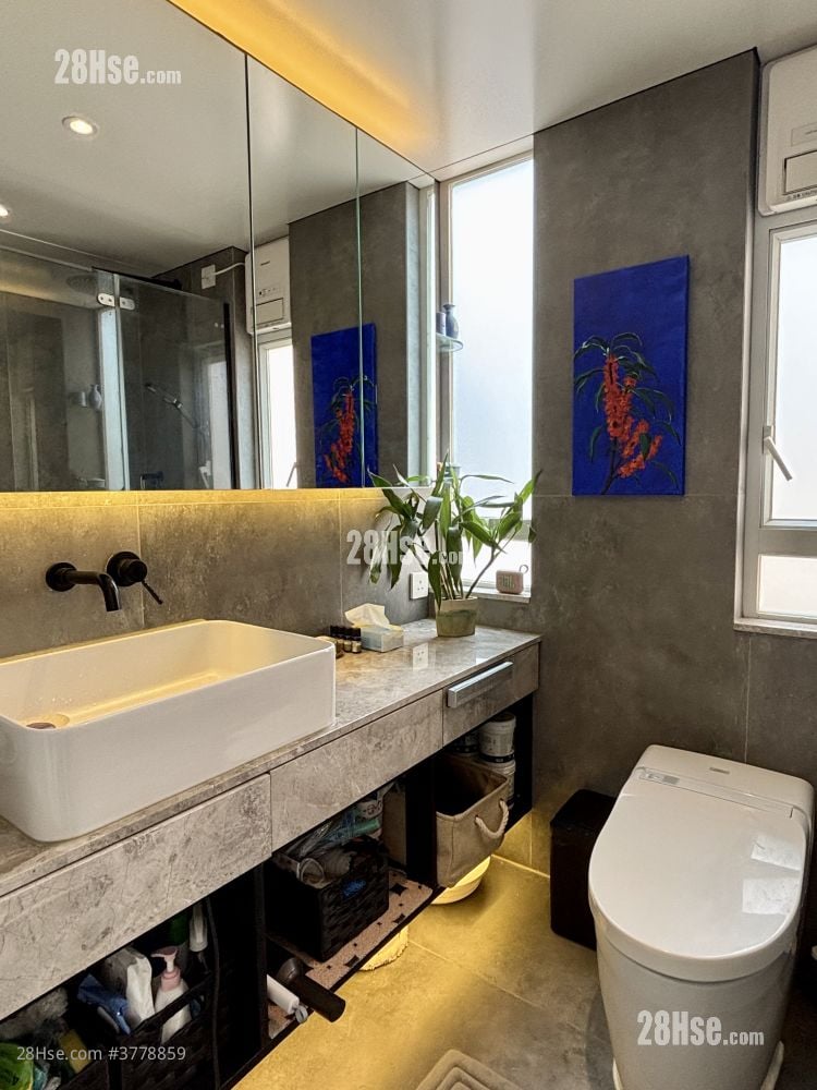 Ka Fung Building Sell Studio , 1 Bathroom 279 ft²