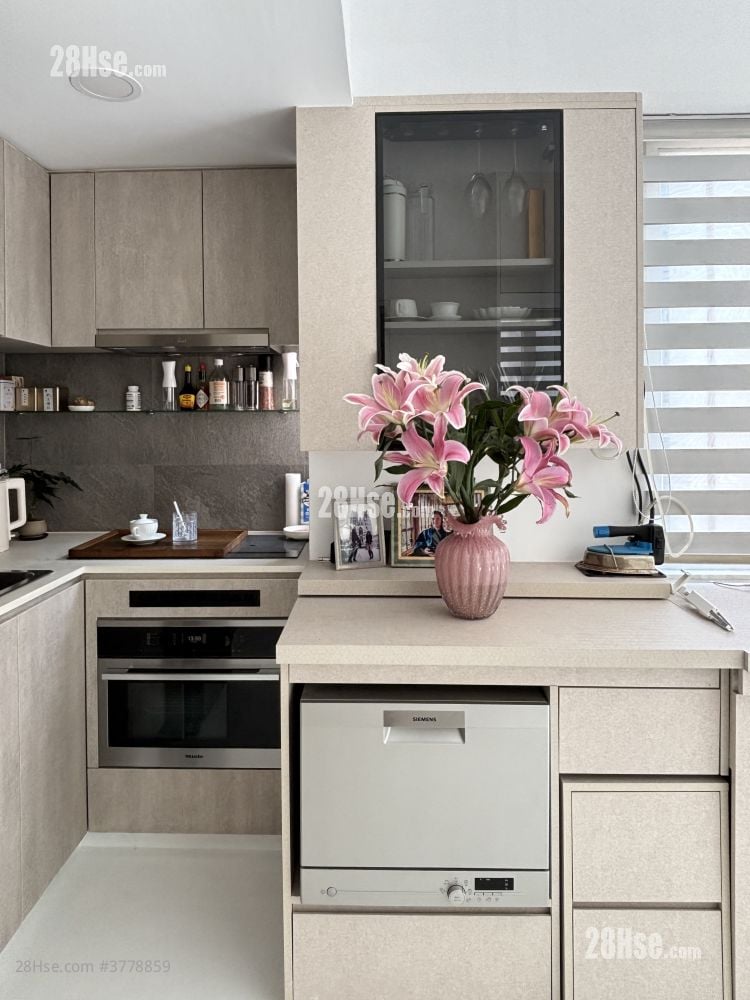 Ka Fung Building Sell Studio , 1 Bathroom 279 ft²