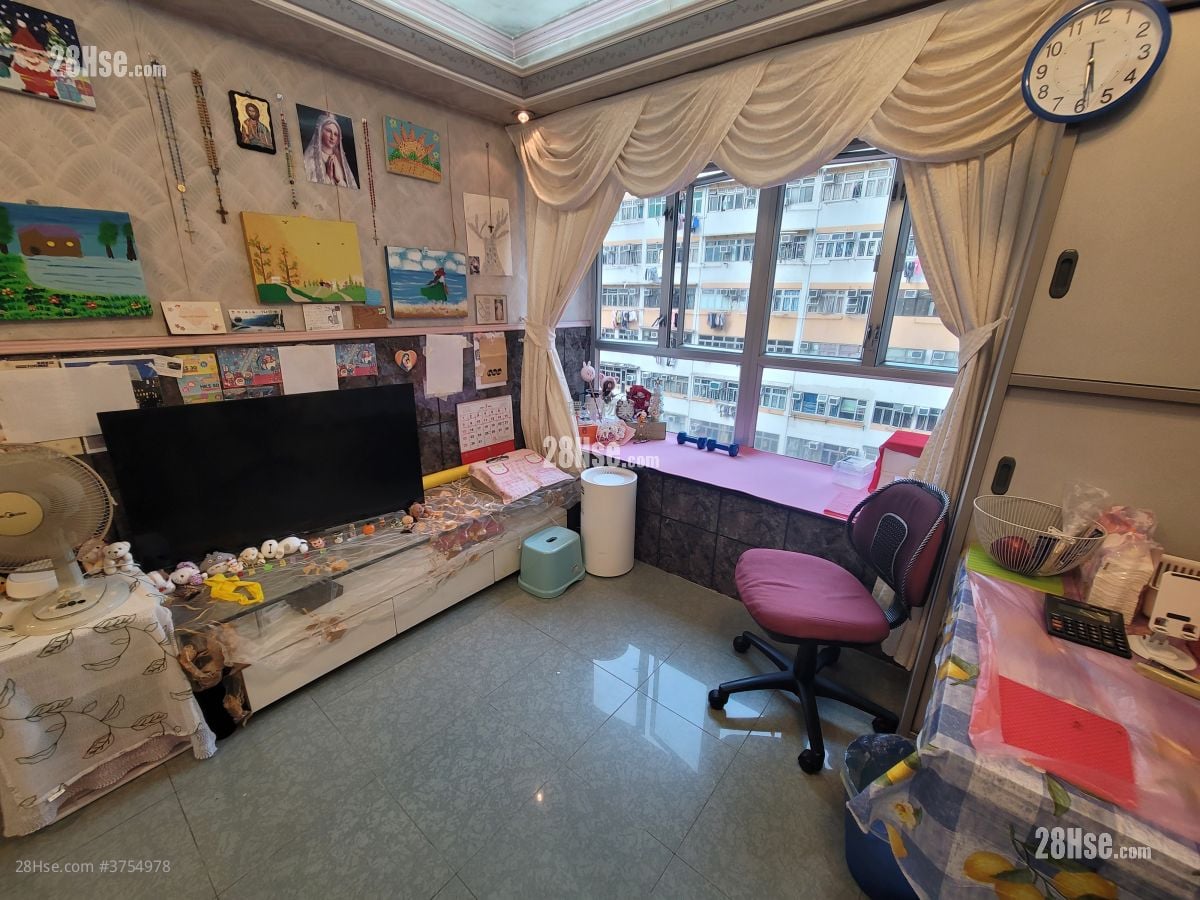 宝石大厦 售盘 3 房 , 2 浴室 600 平方尺